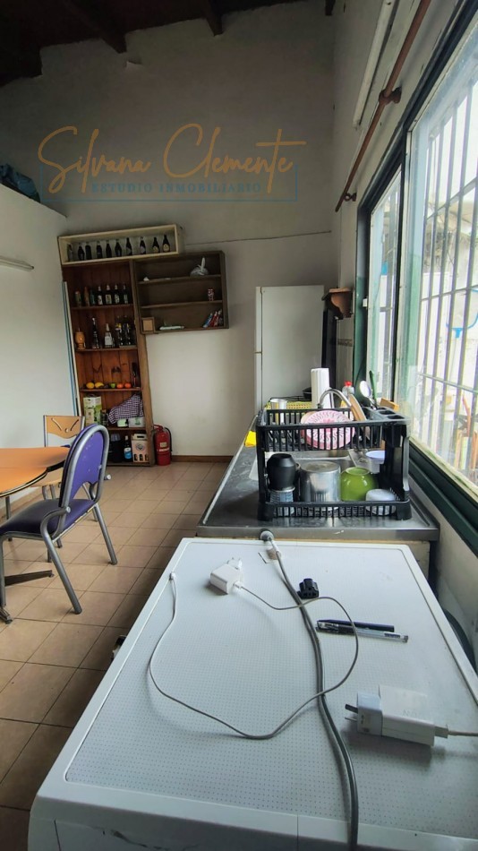 CASA EN BELLA VISTA CON DEPARTAMENTO INDEPENDIENTE, TERRAZA Y GARAJE