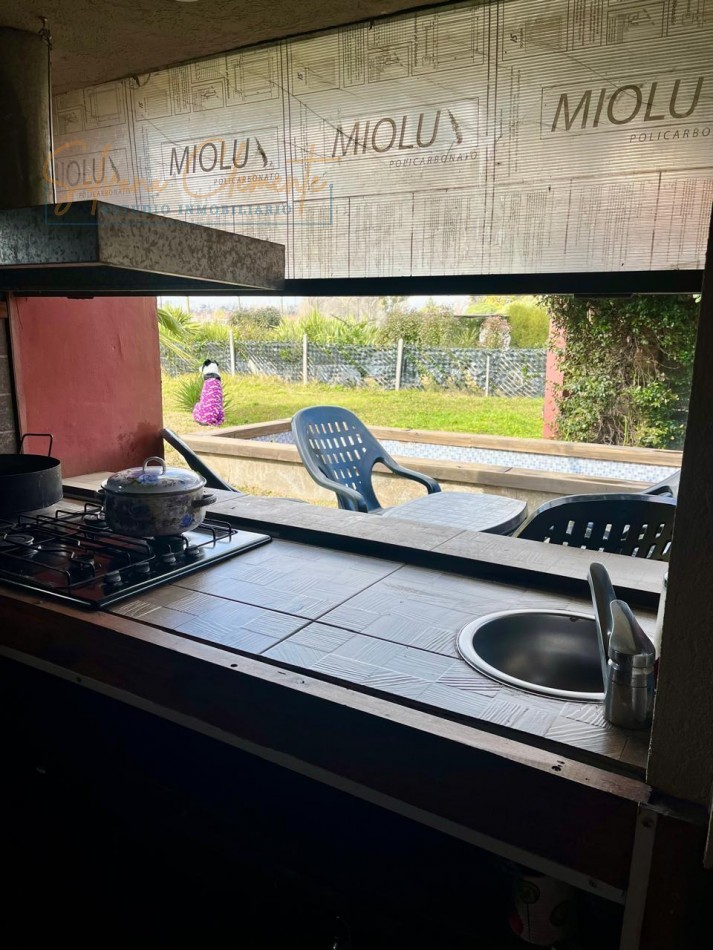 Casa 5 Ambientes en Barrio Privado | 4 Dormitorios, Pileta y Quincho