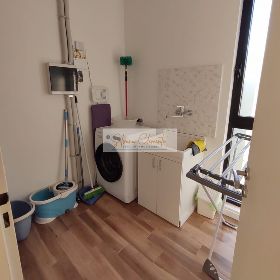 Hermosa casa 3 ambientes en dos plantas con parque parrilla y jacuzzi en Barrio Cerrado Escobar