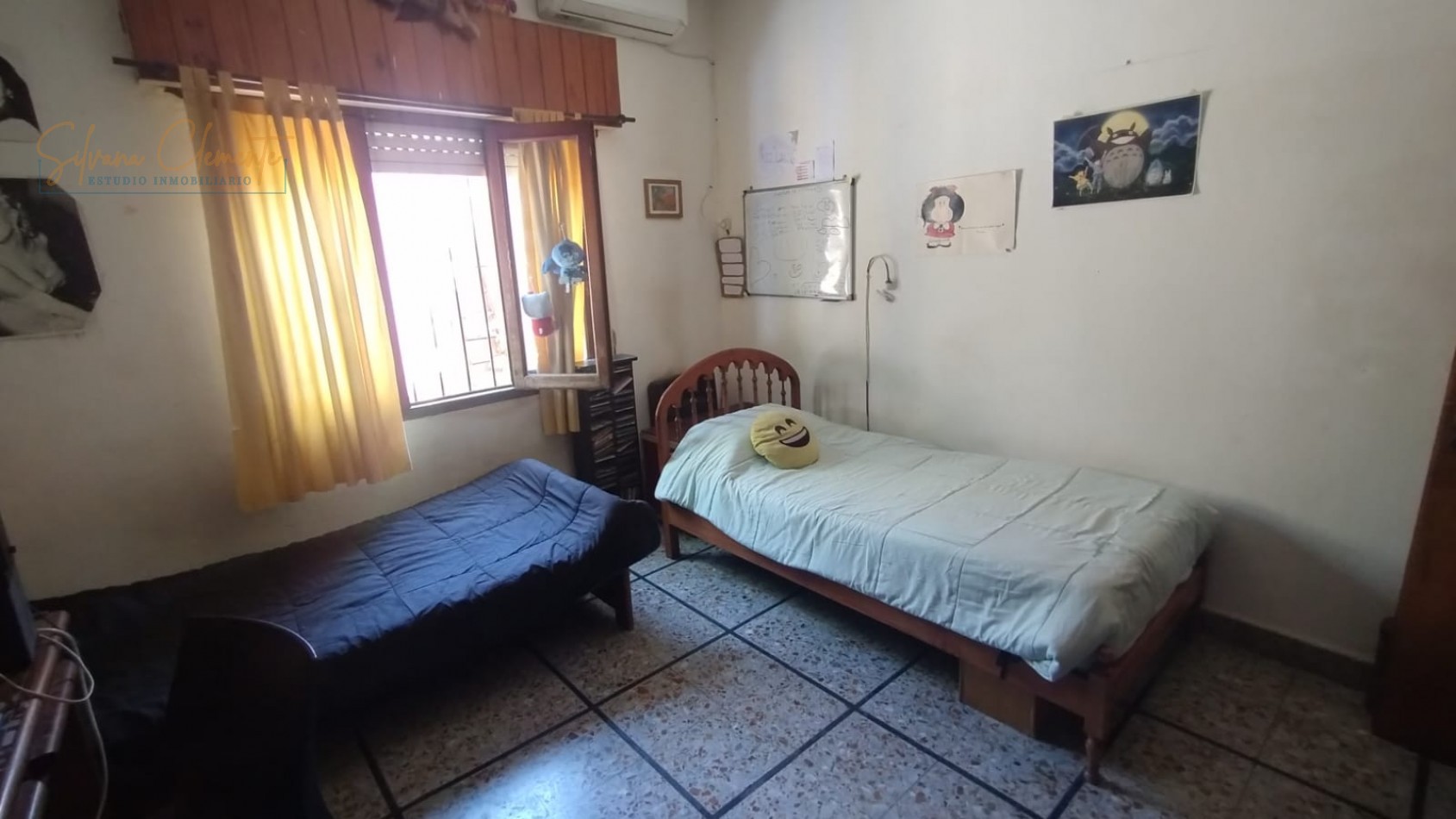 Casa en Castelar con Gran Fondo y Excelente Potencial A Modernizar