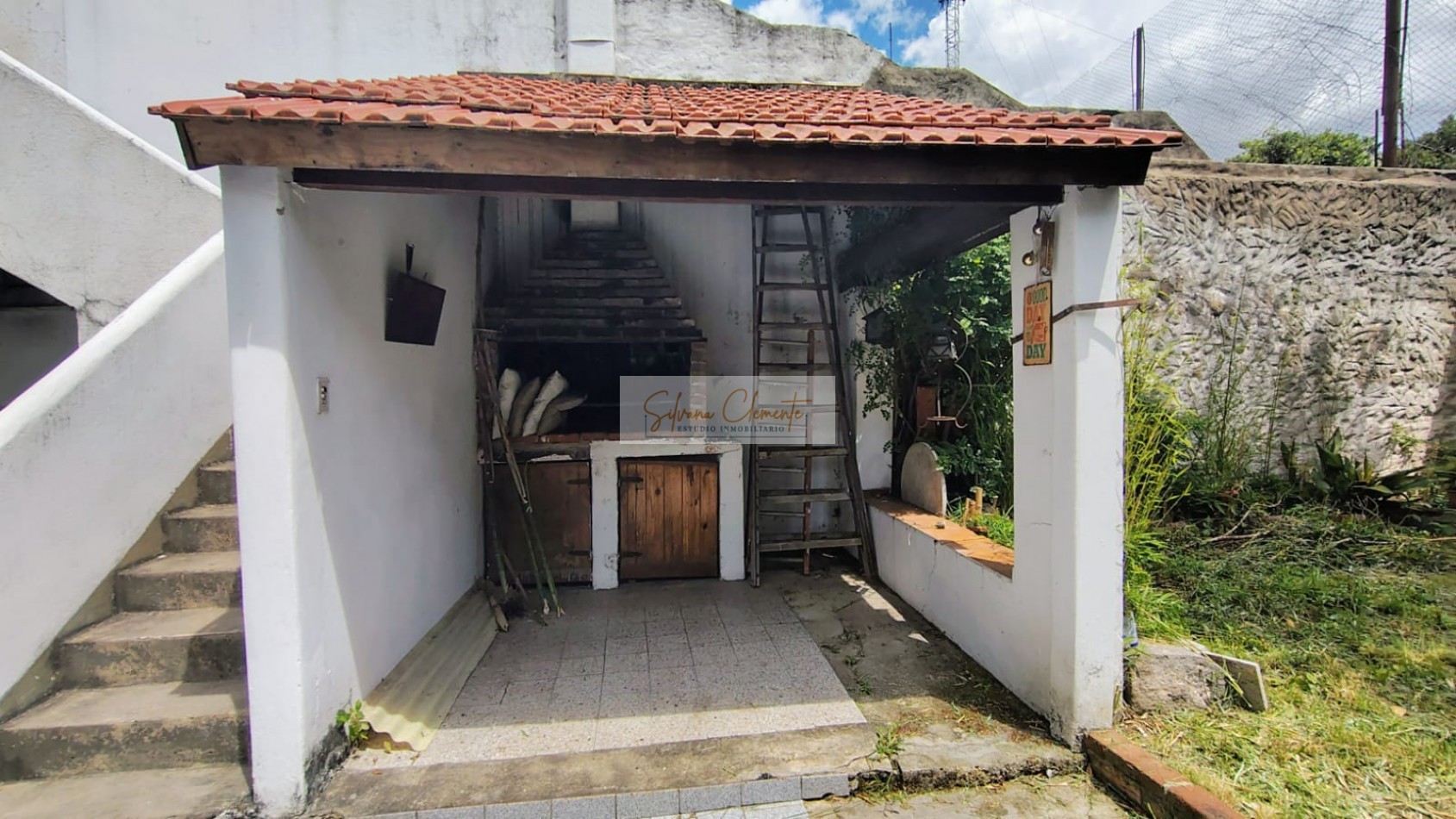 Casa 4 amb en lote propio con jardin y cochera en Velez Sarsfield