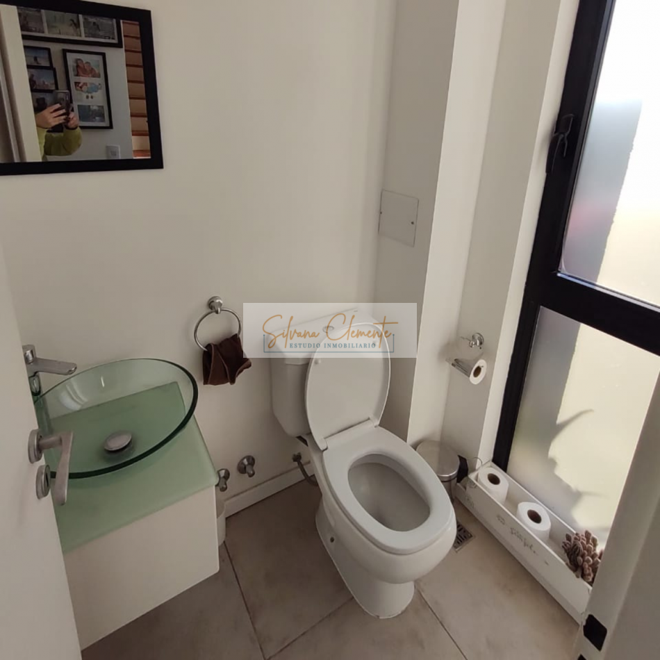 Hermosa casa 3 ambientes en dos plantas con parque parrilla y jacuzzi en Barrio Cerrado Escobar