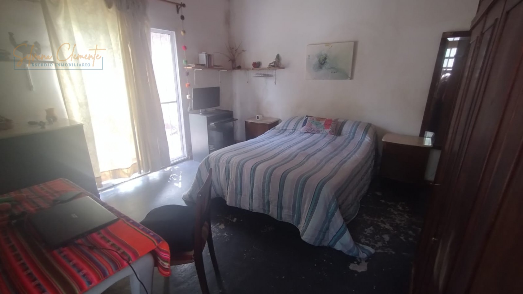 Casa en Castelar con Gran Fondo y Excelente Potencial A Modernizar