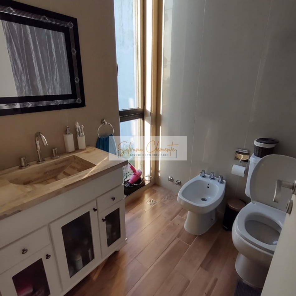 Hermosa casa 3 ambientes en dos plantas con parque parrilla y jacuzzi en Barrio Cerrado Escobar