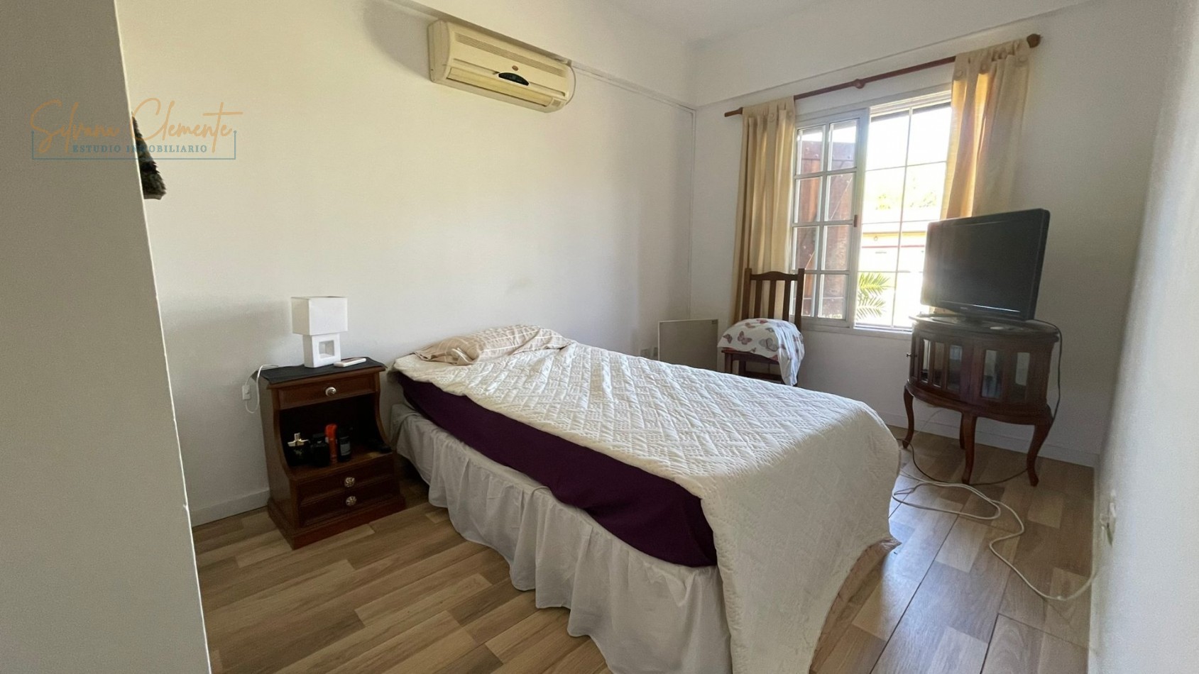 Hermosa casa 4 ambientes sobre doble lote con parque, quincho y parrilla