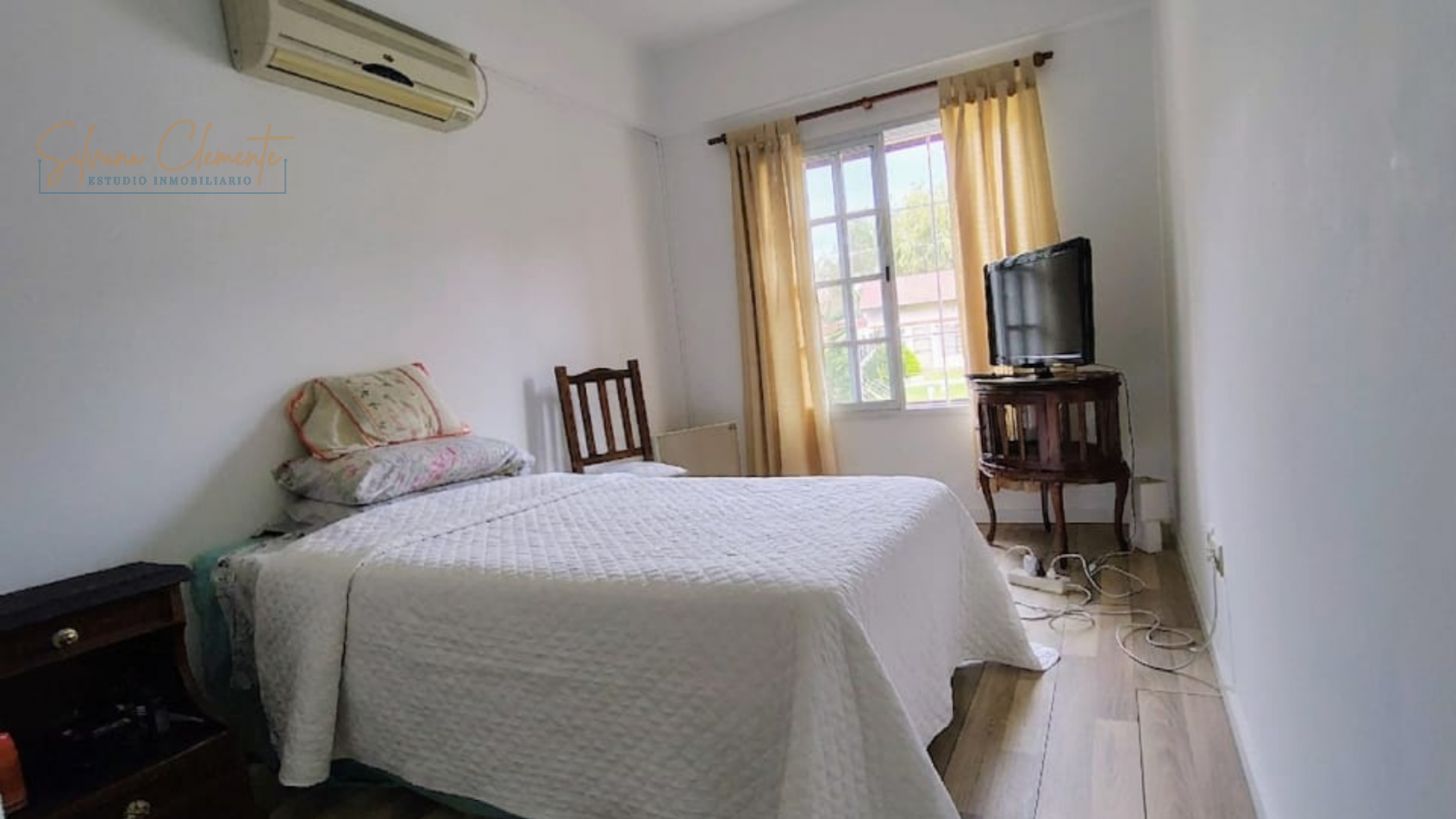 Hermosa casa 4 ambientes sobre doble lote con parque, quincho y parrilla