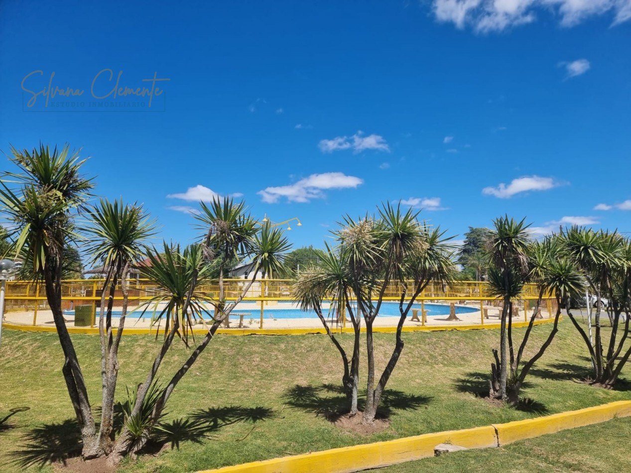 ¡Imperdible! Dos Lotes Con Cuarto De Herramientas En Barrio Weekend.