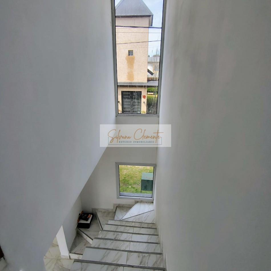 Venta Casa 4 Ambientes con Parque y Parrilla - ¡Oportunidad!