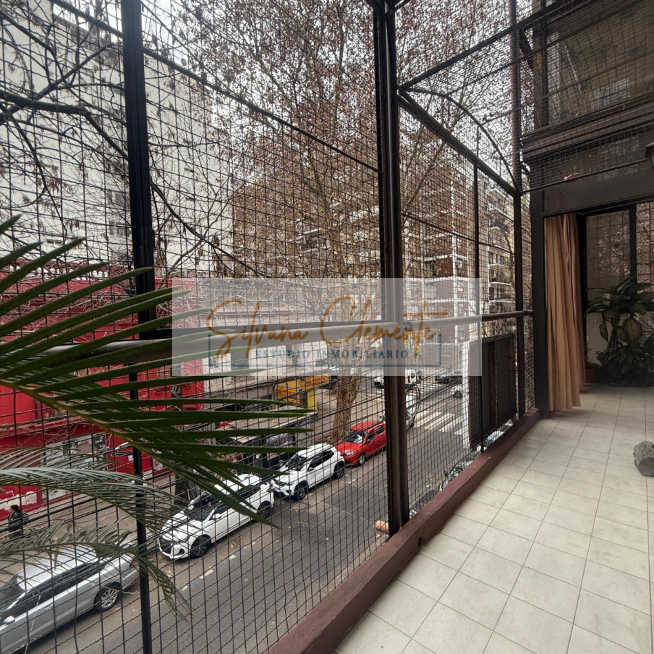 Hermoso departamento 4 ambientes con cochera en Las Cañitas — Apto credito