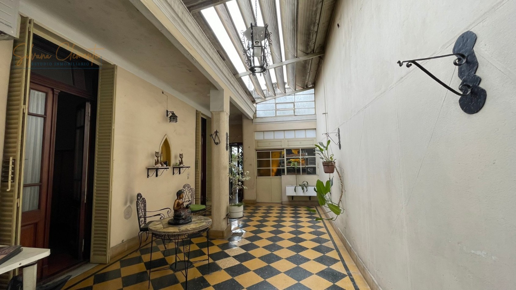 Casa en Lote Propio con 2 Viviendas y Potencial para 3 PH