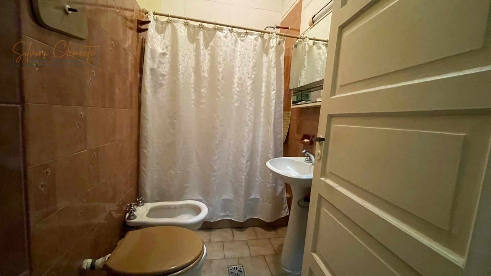 Casa en Lote Propio con 2 Viviendas y Potencial para 3 PH