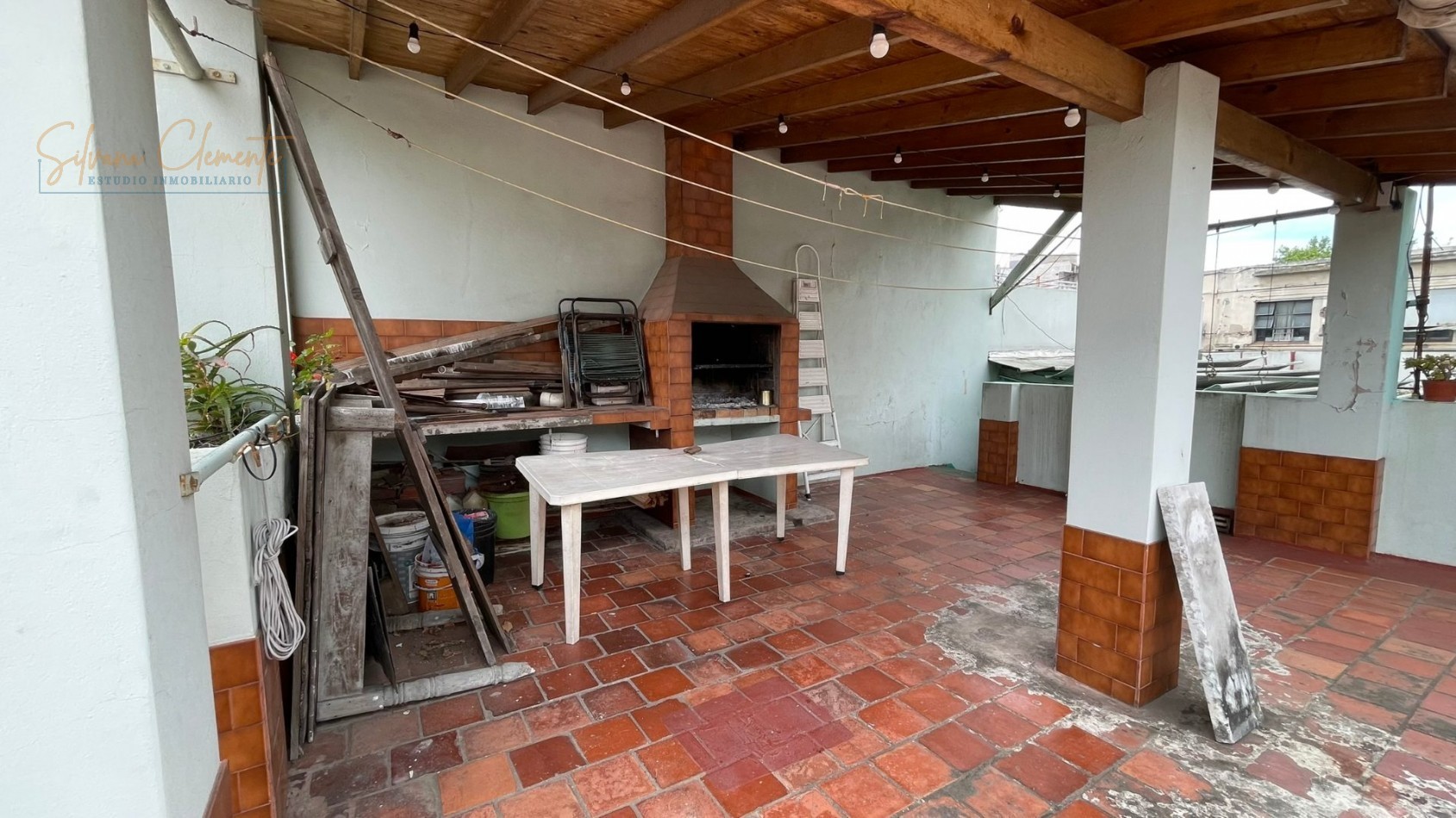 Casa en Lote Propio con 2 Viviendas y Potencial para 3 PH