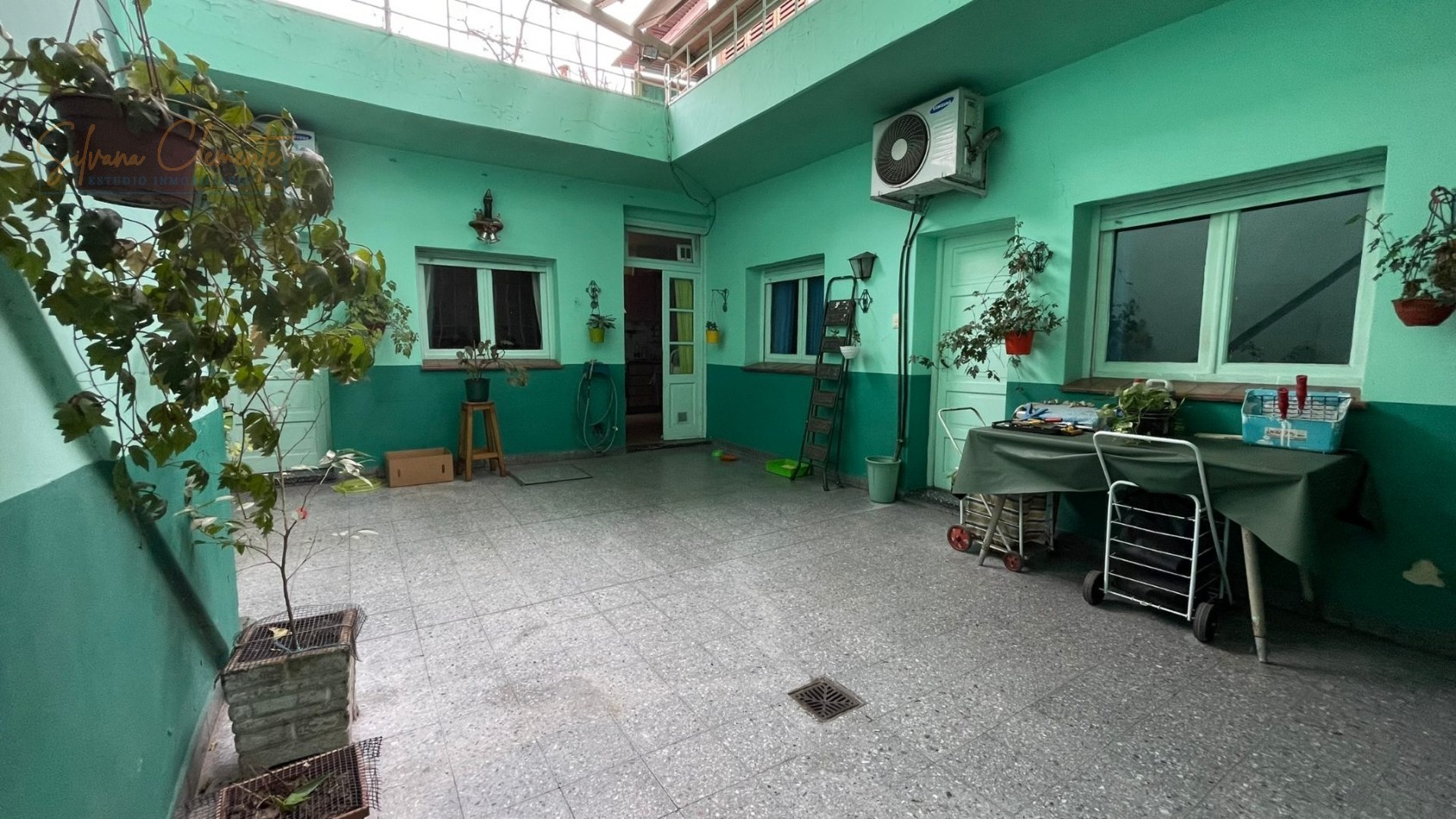 Casa en Lote Propio con 2 Viviendas y Potencial para 3 PH