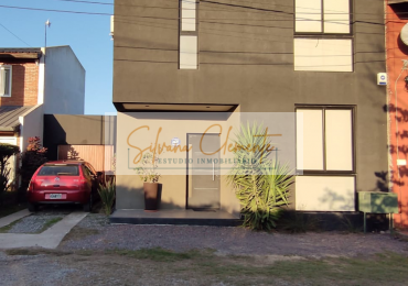 Hermosa casa 3 ambientes en dos plantas con parque parrilla y jacuzzi en Barrio Cerrado Escobar