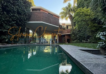 Casa 5 ambientes en Villa Devoto - Lote propio a dos calles