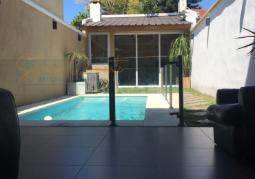 Espectacular triplex -Casa en Venta San Miguel - 5 ambientes Pileta, Quincho y Cochera