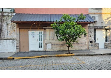 Casa 4 Ambientes con Terraza, Quincho y Patio - Caballito