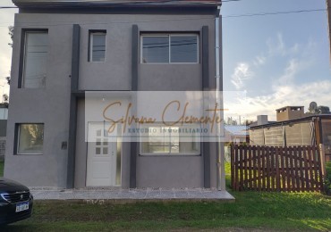 Venta Casa 4 Ambientes con Parque y Parrilla - ¡Oportunidad!