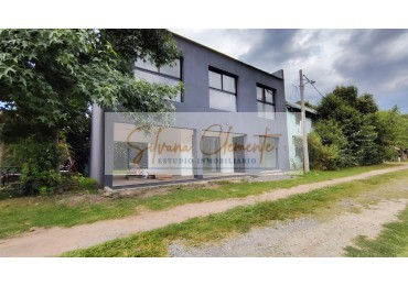 Casa en alquiler en Weekend - 4 Ambientes con parque y parrilla